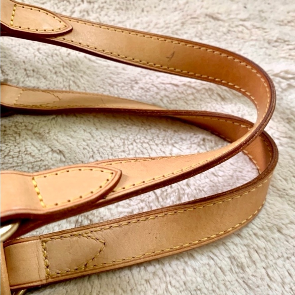 👑✅PRICE FIRM✅AUTHENTIC Louis Vuitton Small Vertical Batignolles - Picture 10 of 16
